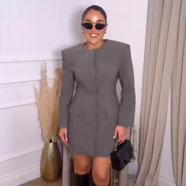 Dams Blazer-klänning med oversized axlar Mirla-Eva Jonsson