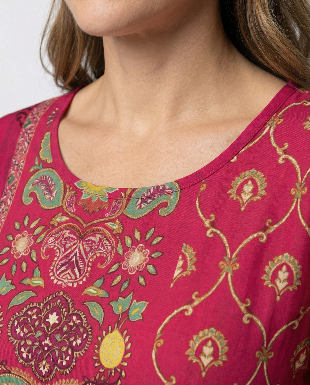 Dams Boho-Kaftan-klänning med Flytande Tyg & Benöppning Mirla-Eva Jonsson