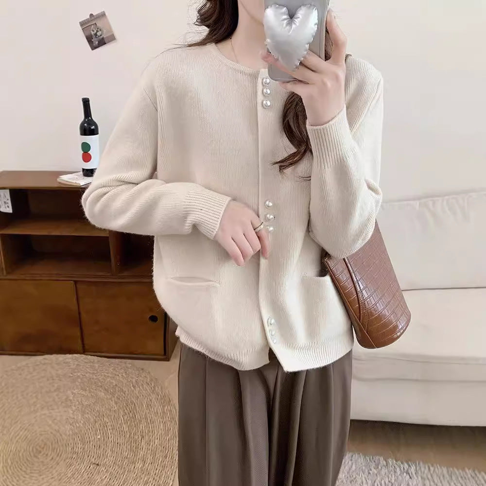 Dams Cardigan med Eleganta Pärknappar Mirla-Eva Jonsson