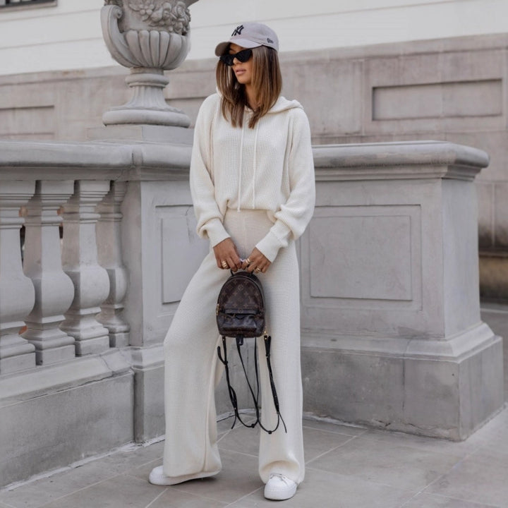 Dams Cozy Knit Kostym med Huva och Vida Ben Mirla-Eva Jonsson