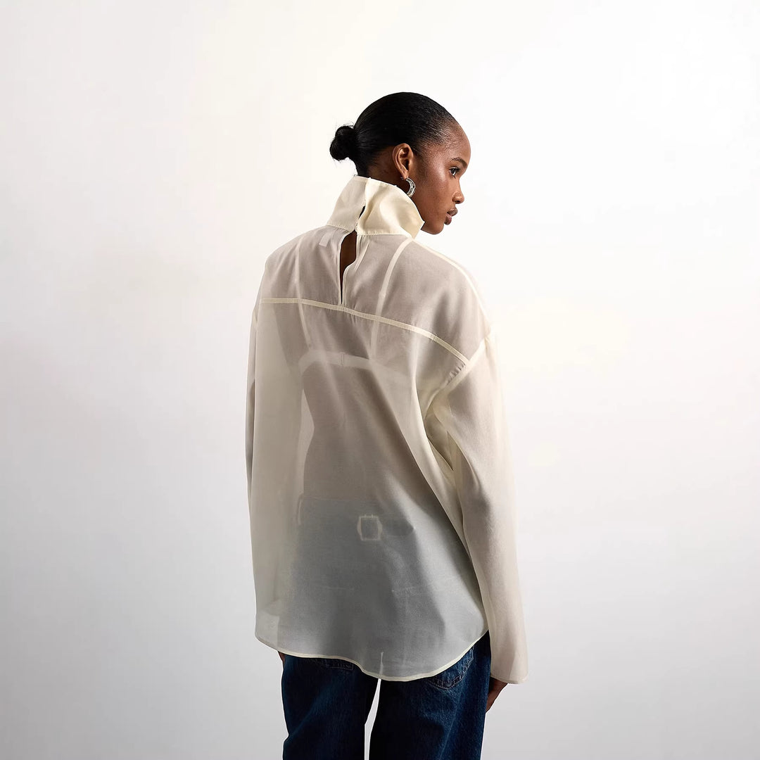 Dams Elegant Blus i transparent tyg med stående krage Mirla-Eva Jonsson