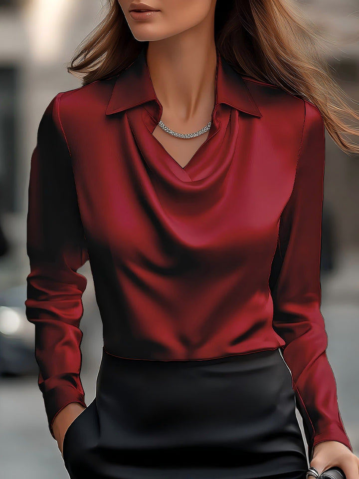 Dams Elegant Blus med asymmetrisk krage och flödande fall Mirla-Eva Jonsson
