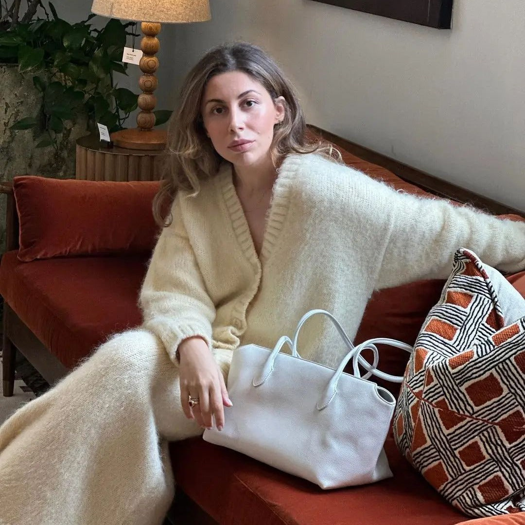 Dams Elegant Cardigan och Kjol av Mirla-Eva Jonsson