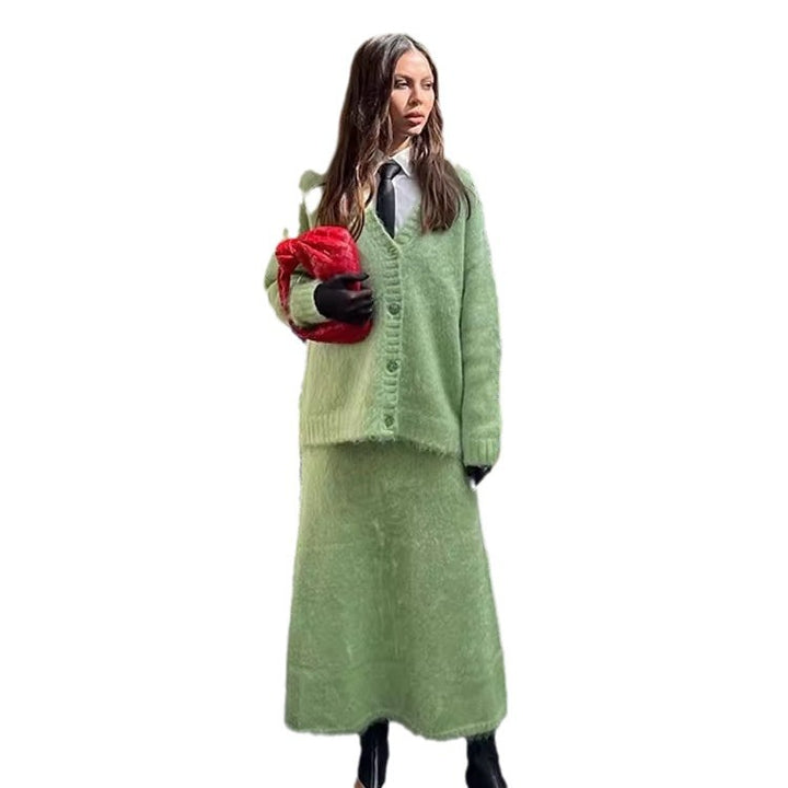 Dams Elegant Cardigan och Kjol av Mirla-Eva Jonsson