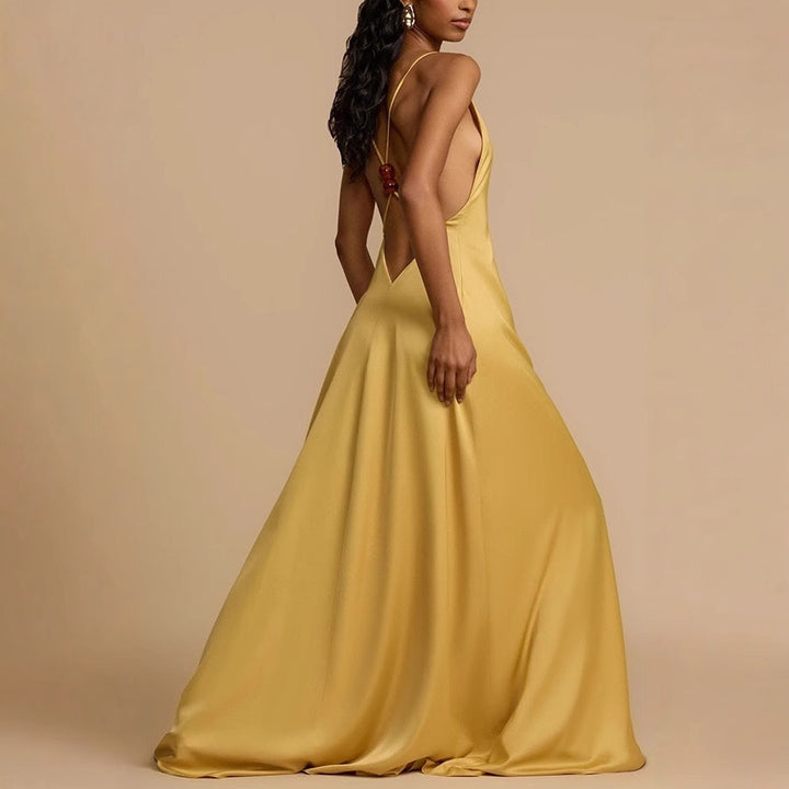 Dams Eleganta Maxikjol med djup V-ringning och flytande snitt Mirla-Eva Jonsson