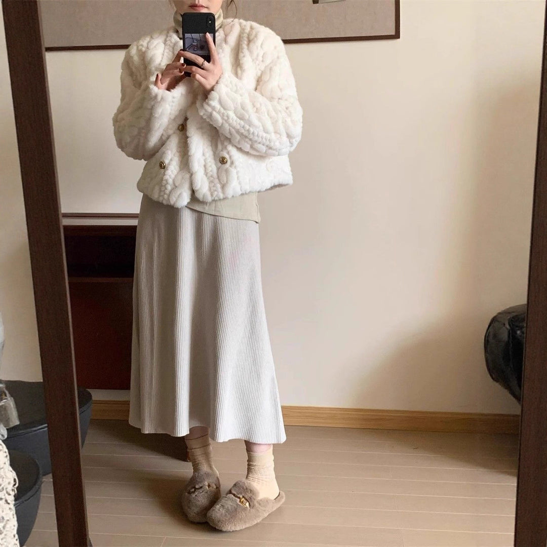 Dams Fluffy Cardigan med guldknappdetaljer Mirla-Eva Jonsson