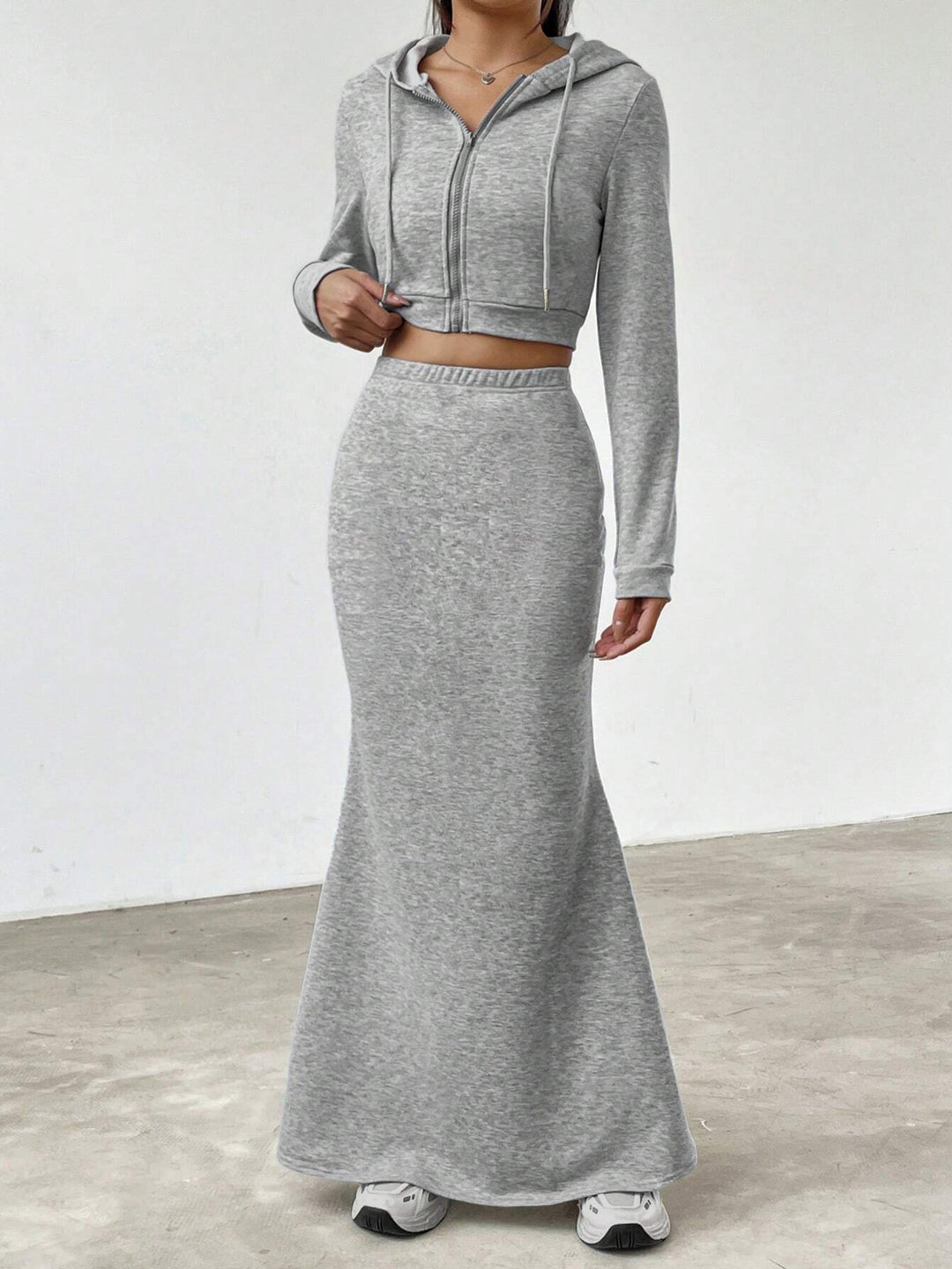 Dams Hoodie och Maxi-Kjol Set Mirla-Eva Jonsson