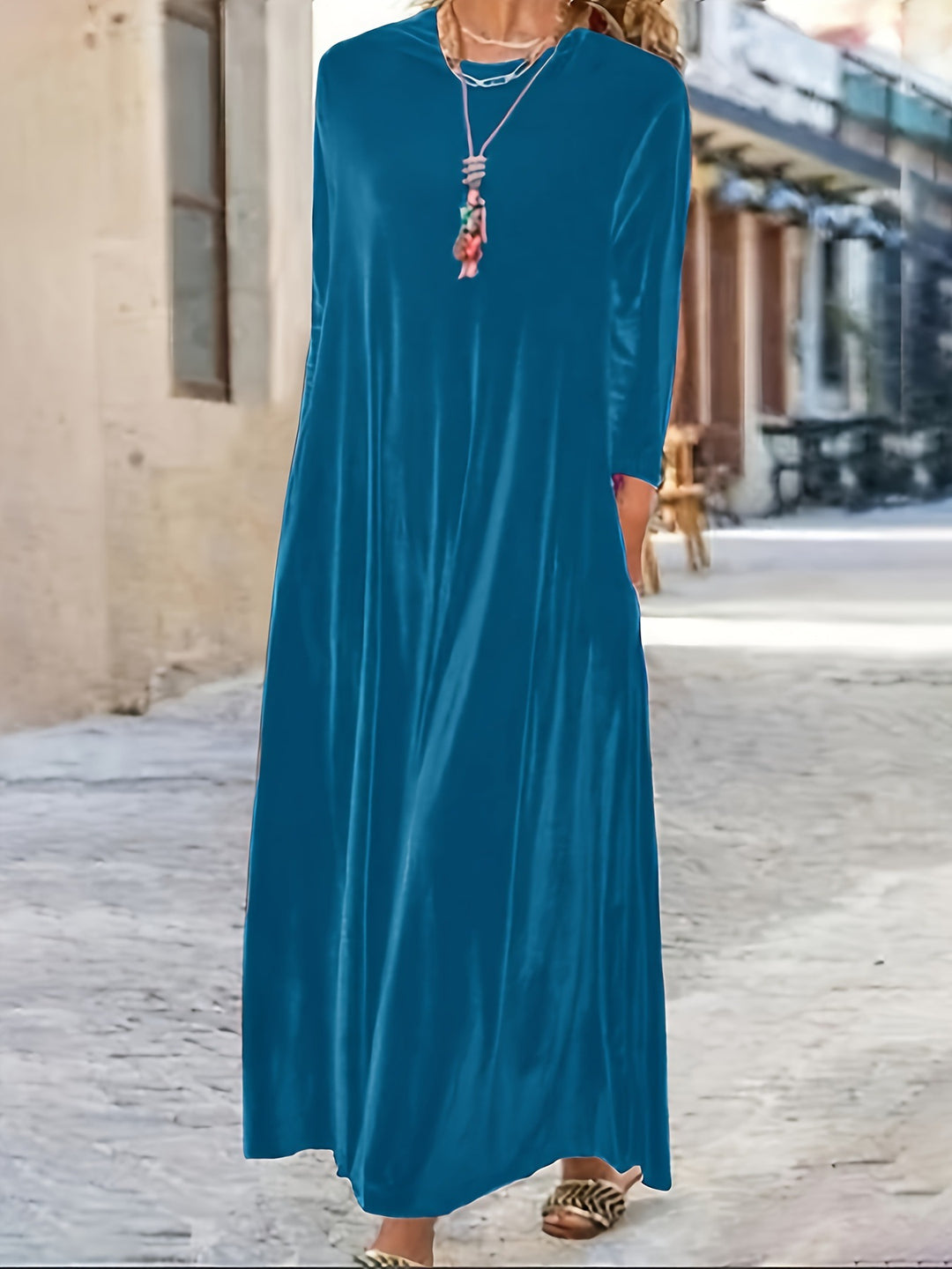 Dams Maxiklänning med elegant skärning och fickor Mirla-Eva Jonsson