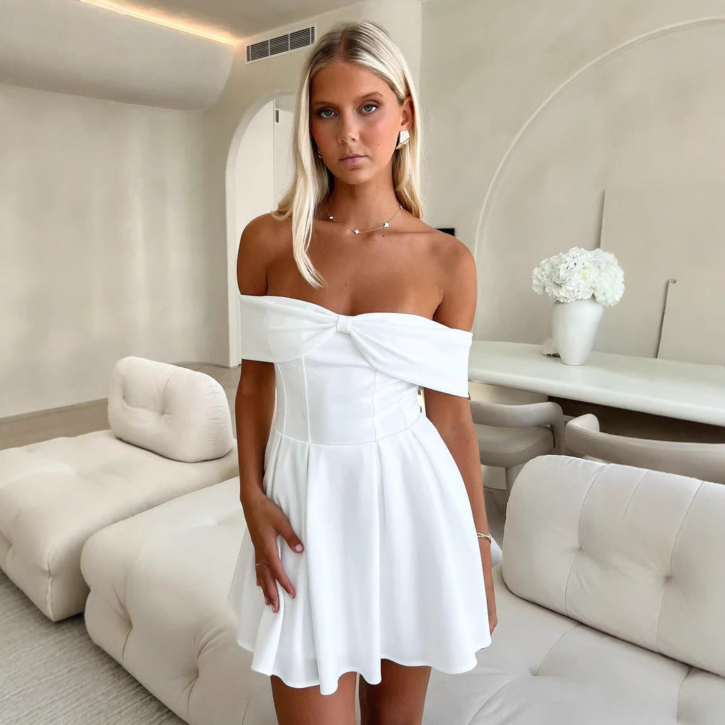 Dams Off-Shoulder Miniklänning med strukturerad överdel och utsvängd kjol Mirla-Eva Jonsson