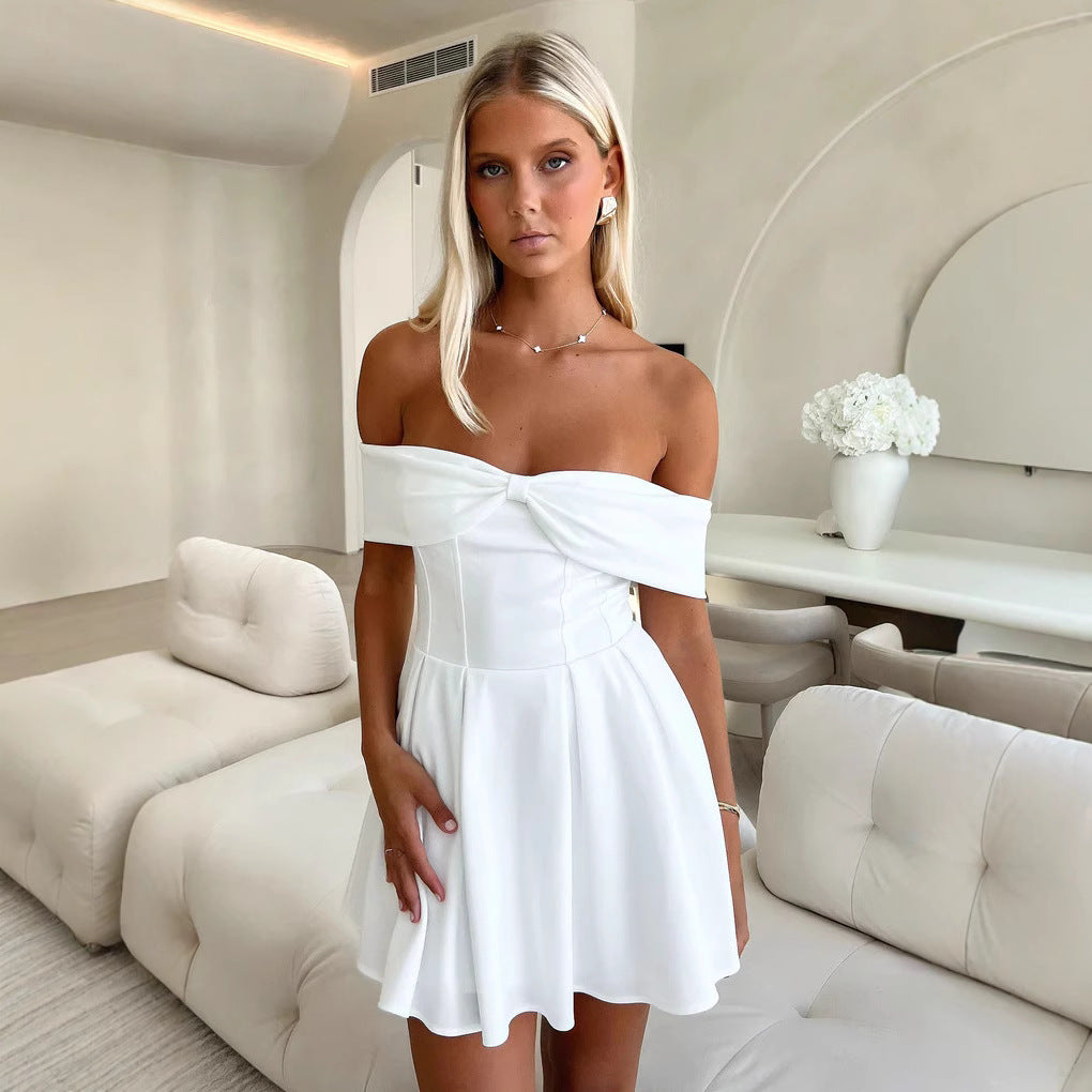 Dams Off-Shoulder Miniklänning med strukturerad överdel och utsvängd kjol Mirla-Eva Jonsson