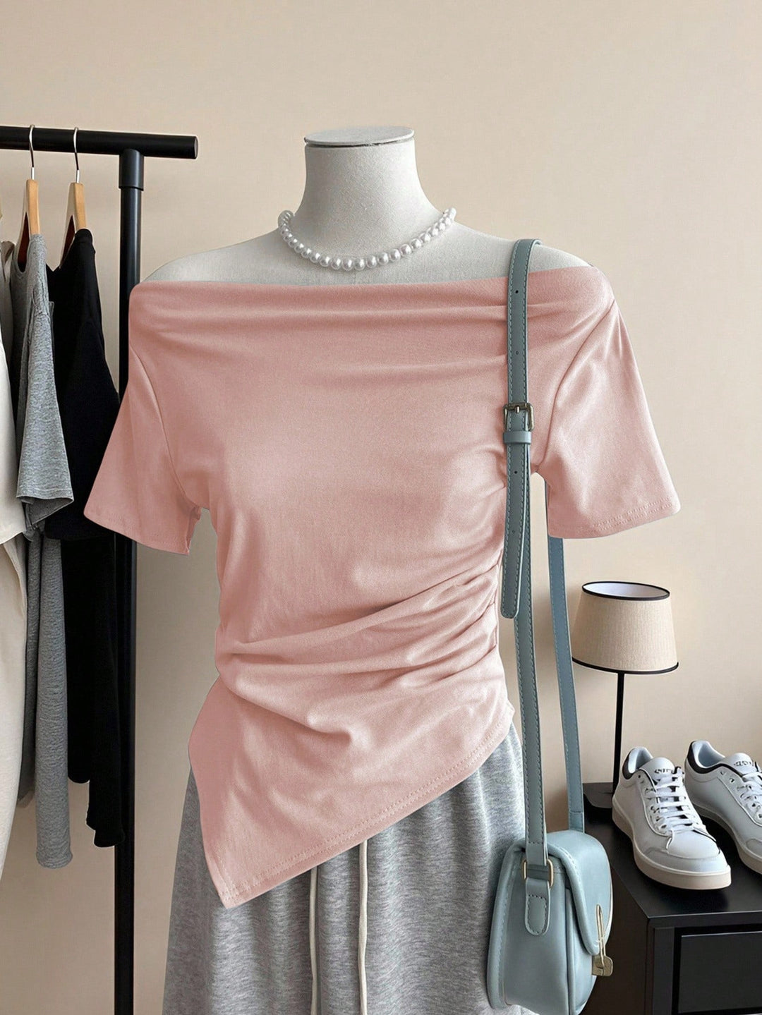 Dams Off-Shoulder T-shirt med rynkning Mirla-Eva Jonsson