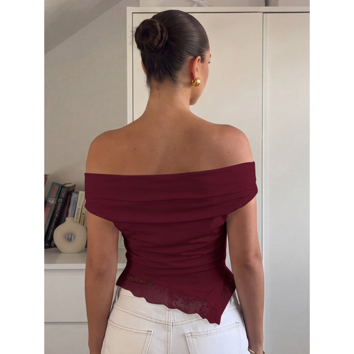 Dams Off-Shoulder Topp med filigran spetsdetalj och avslappnad passform Mirla-Eva Jonsson