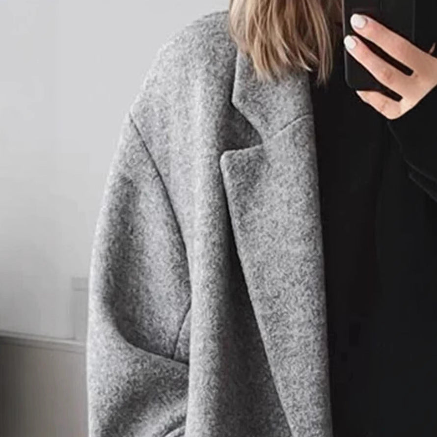 Dams Oversized Bouclé-Kappa med Dubbelknäppt Mirla-Eva Jonsson
