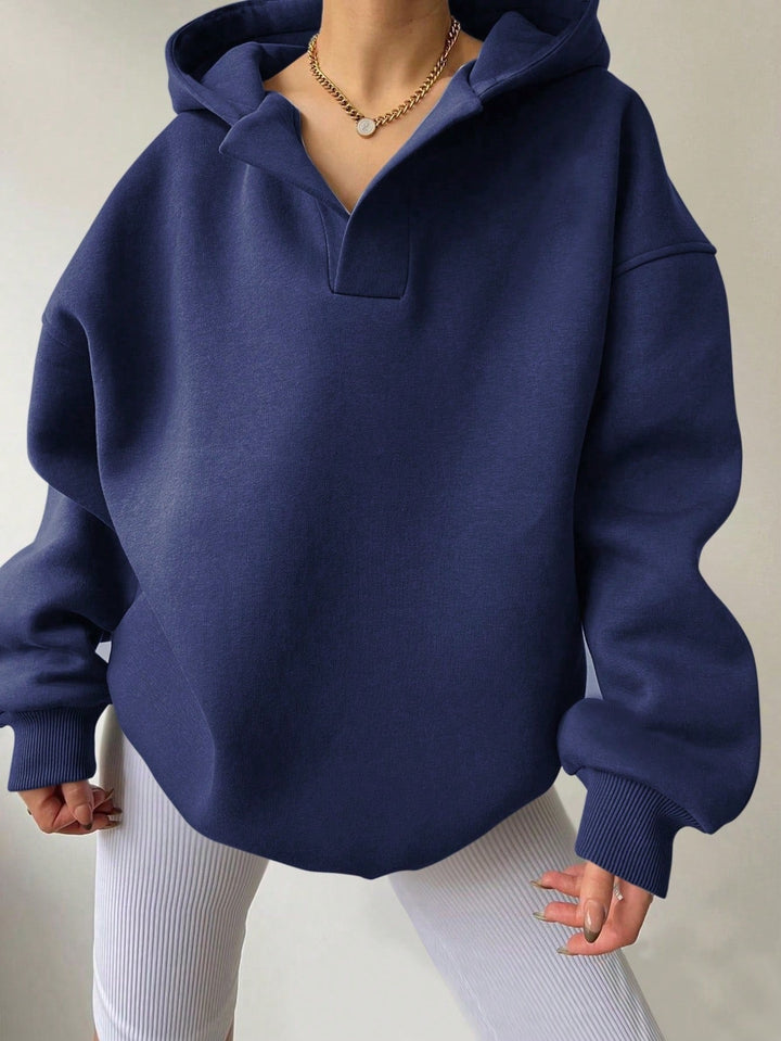 Dams Oversized Hoodie med Modern Krage och Lätt Passform Mirla-Eva Jonsson