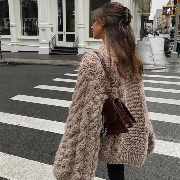 Dams Oversized Stickad tröja med strukturerad flätdesign Mirla-Eva Jonsson