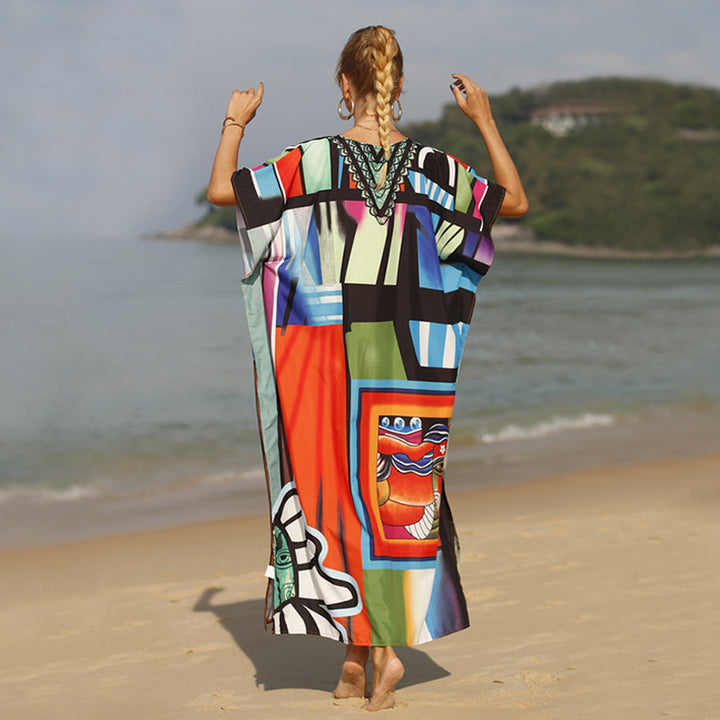 Dams Strandkaftan med färggorr grafisk design och eleganta accenter Mirla-Eva Jonsson