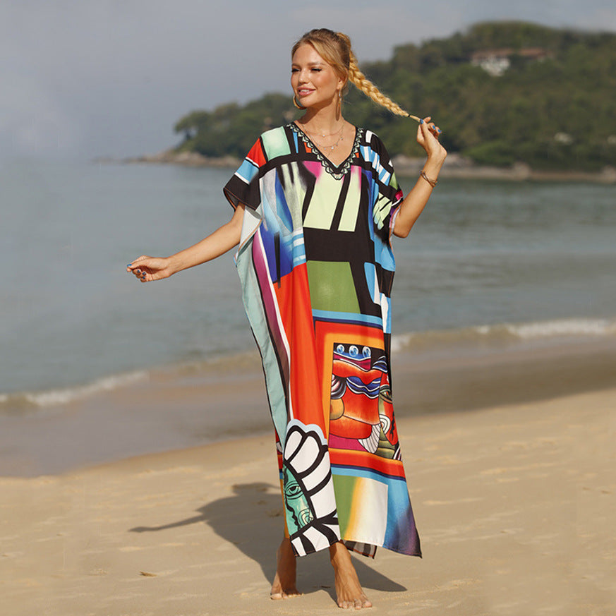 Dams Strandkaftan med färggorr grafisk design och eleganta accenter Mirla-Eva Jonsson