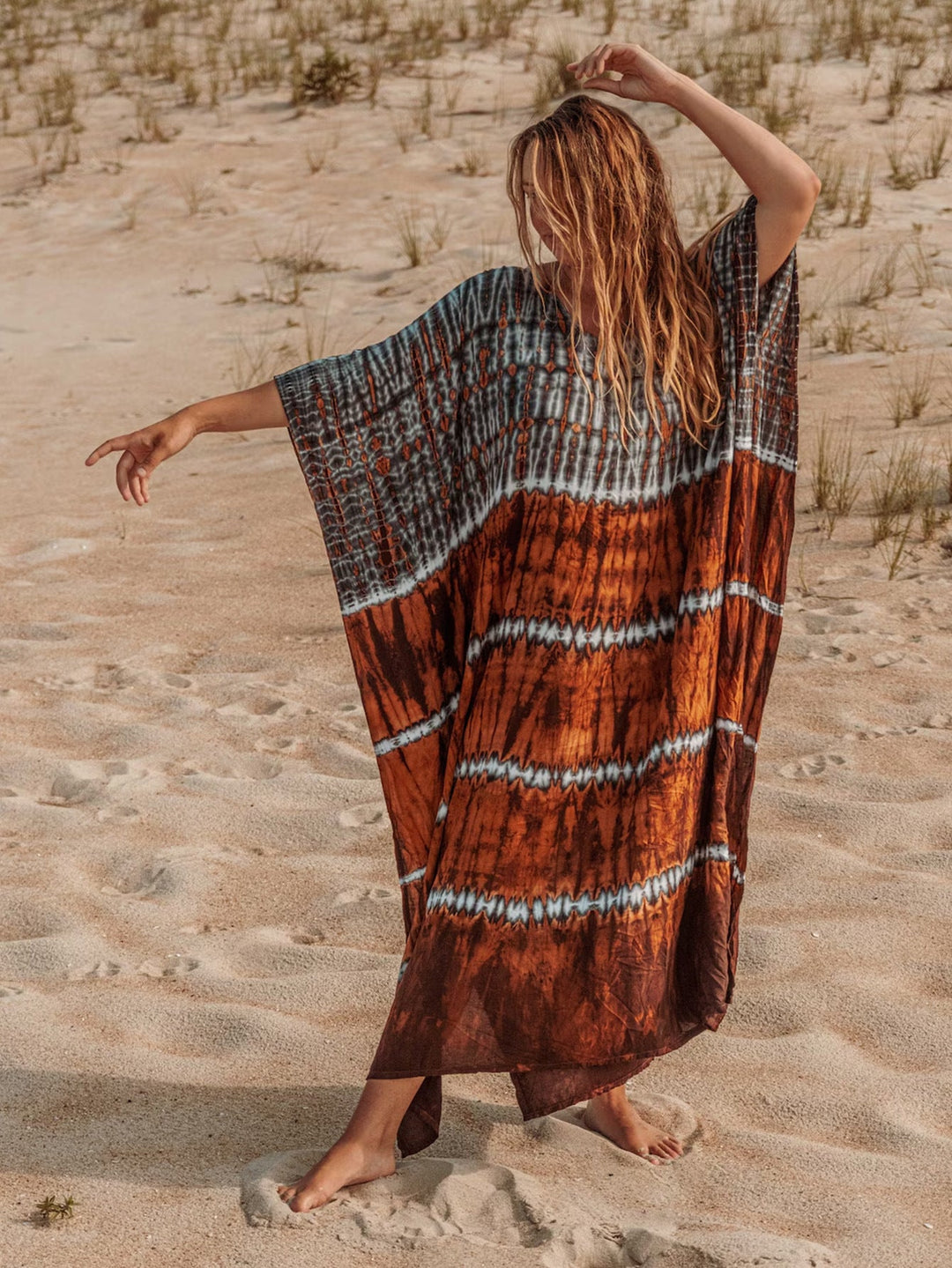 Dams Strandkappa med unikt batikdesign och lös passform Mirla-Eva Jonsson