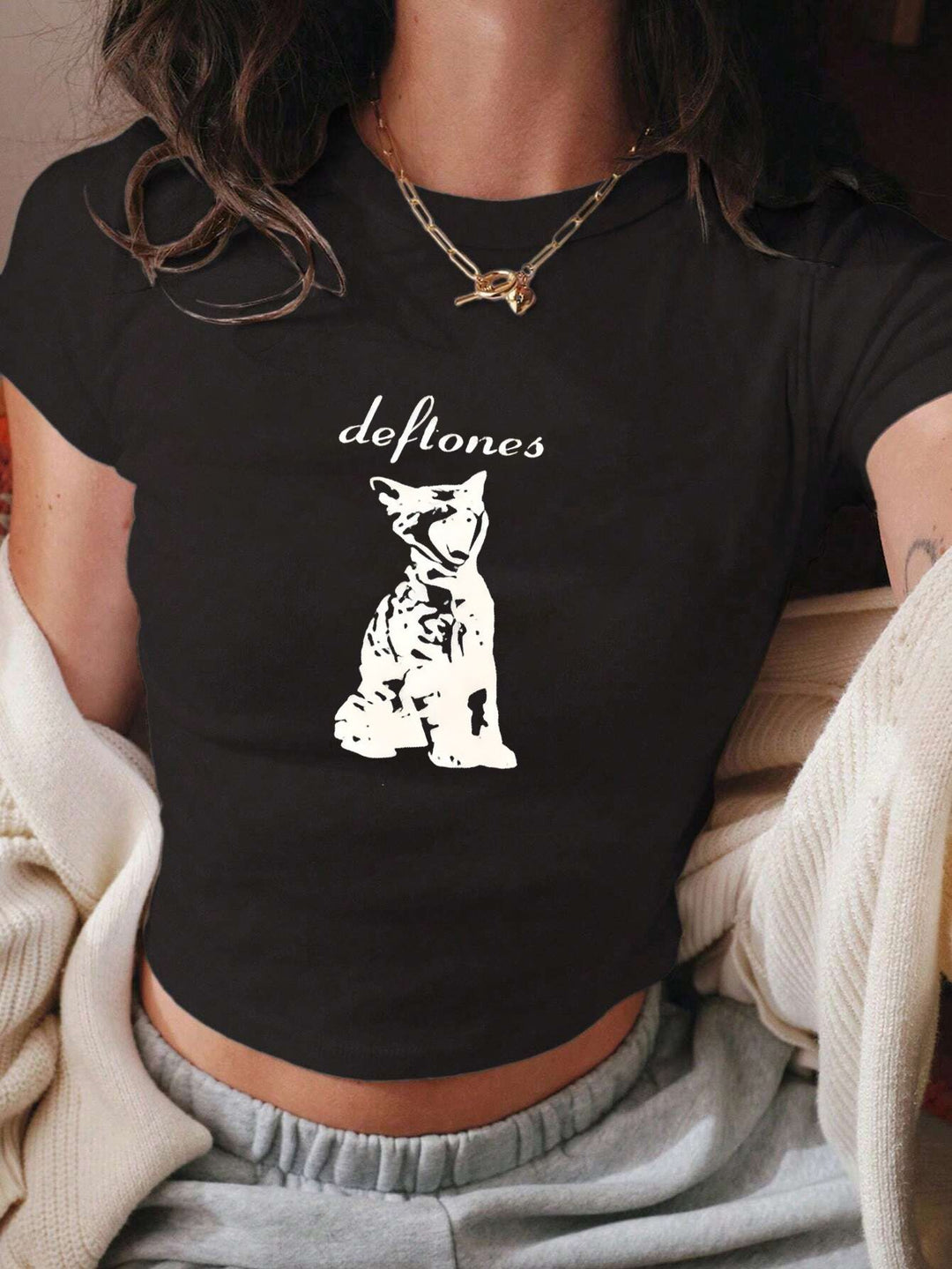 Dams T-shirt med glittrande diskokula-motiv och samtida slinga-detail Mirla-Eva Jonsson