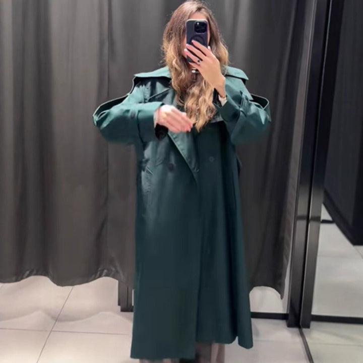 Dams Trenchcoat med moderna detaljer och bred krage Mirla-Eva Jonsson