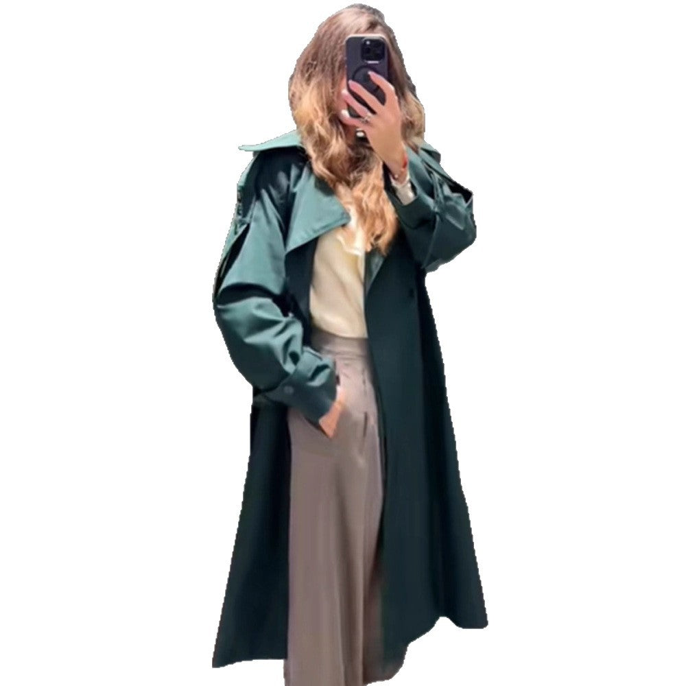 Dams Trenchcoat med moderna detaljer och bred krage Mirla-Eva Jonsson