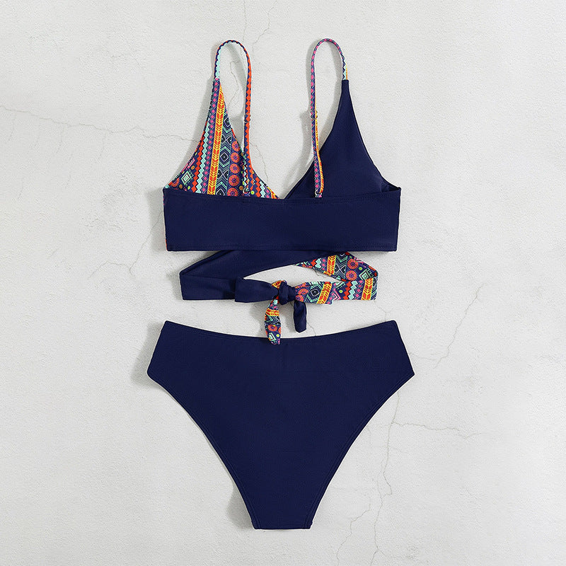 Dams Triangel-Bikini med moderiktig skärning och lekfull design Mirla-Eva Jonsson