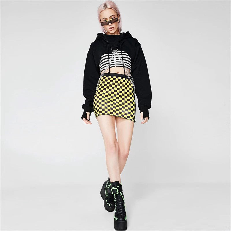Dams Urban Crop-Hoodie med metalliska detaljer Mirla-Eva Jonsson