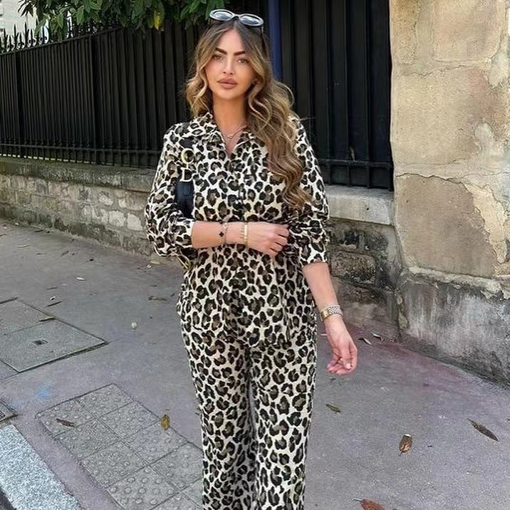 Dams breda linnebyxor i trendigt leopardmönster Mirla-Eva Jonsson
