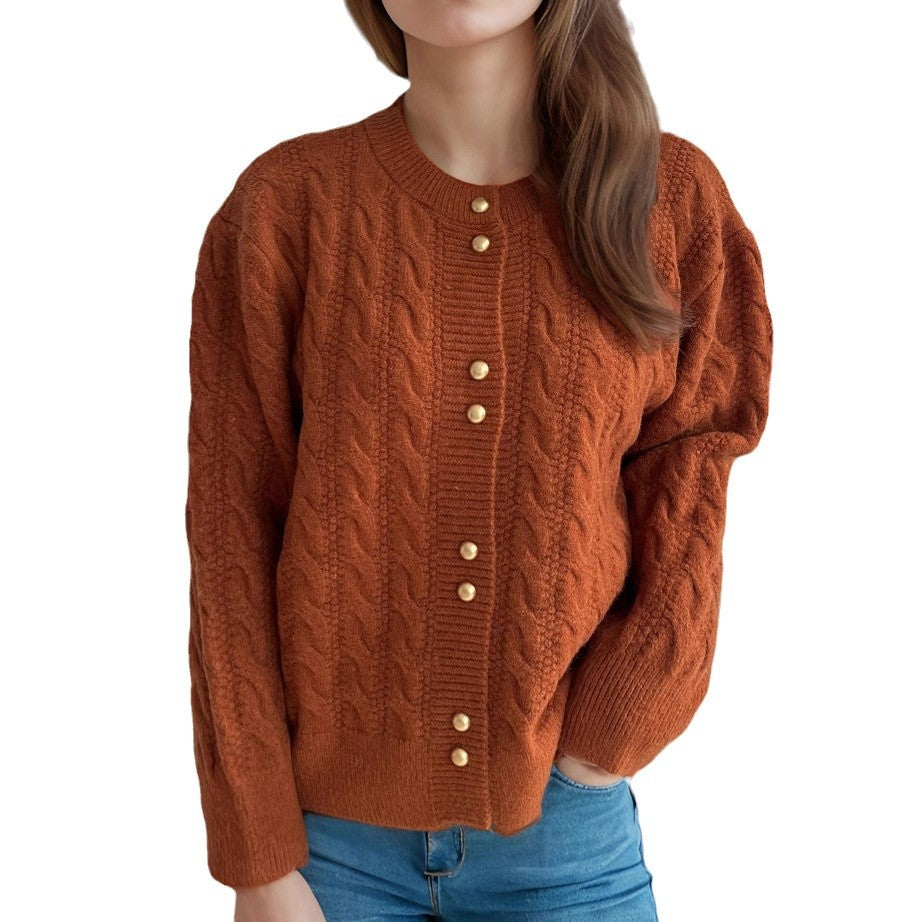 Dams cardigan med elegant flätmönster och dekorativa knappar Eva Jonsson-Eva Jonsson