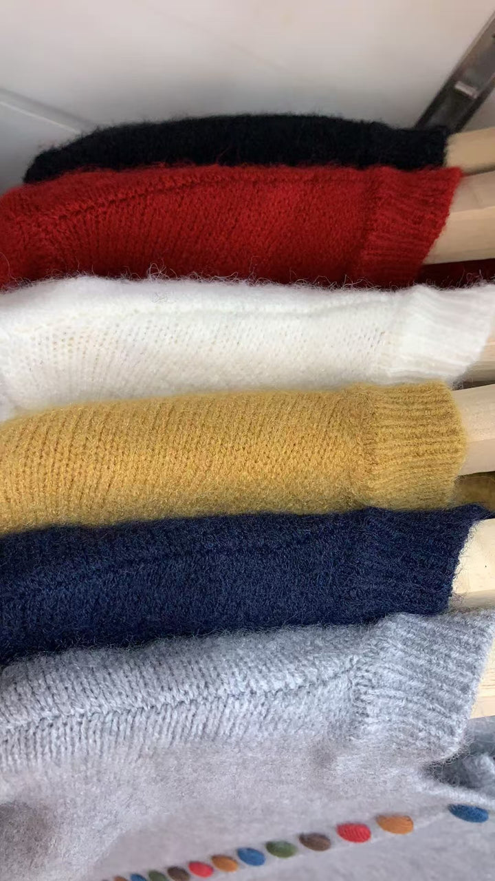 Dams cardigan med färgglada knapppdetaljer och mjukt filtmaterial Mirla-Eva Jonsson