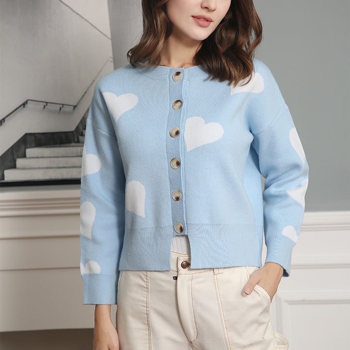 Dams cardigan med hjärtmotiv och knäppt design Mirla-Eva Jonsson