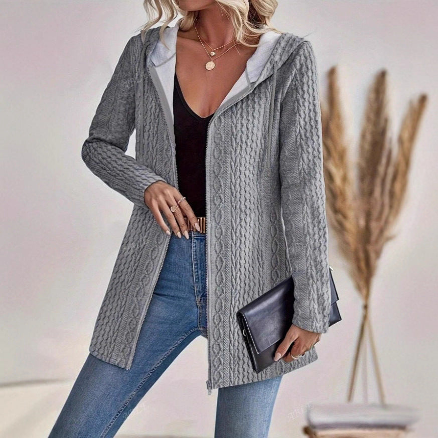 Dams cardigan med huva och trendigt flätmönster Mirla-Eva Jonsson