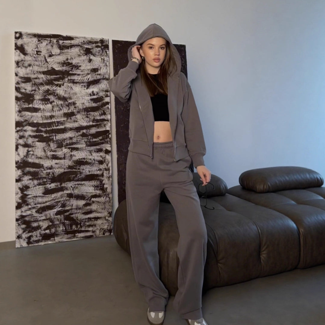 Dams casual fleece sport suit with zipper and elastic waistband Mirla-Eva Jonsson