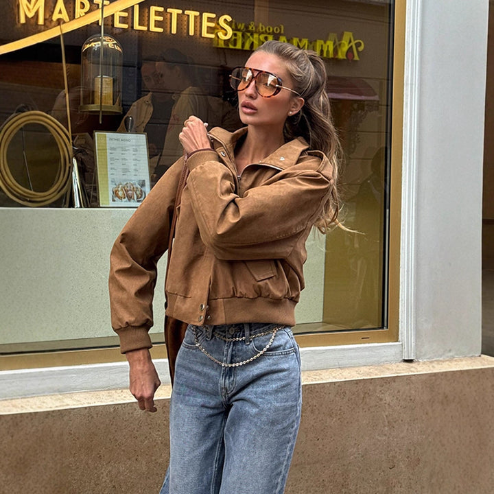Dams casual kort jacka med voluminösa ärmar och dragkedja Mirla-Eva Jonsson