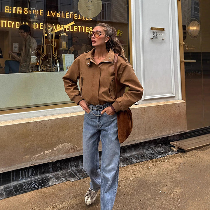 Dams casual kort jacka med voluminösa ärmar och dragkedja Mirla-Eva Jonsson
