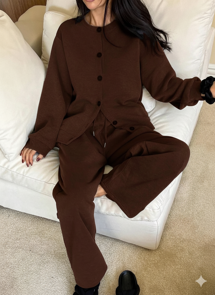 Dams casual loungewear-set med lös passform och praktiska fickor Mirla-Eva Jonsson