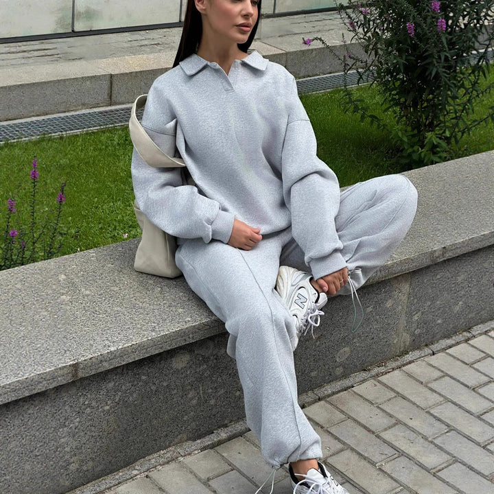 Dams casual träningsoverall med hög krage och bred passform Mirla-Eva Jonsson