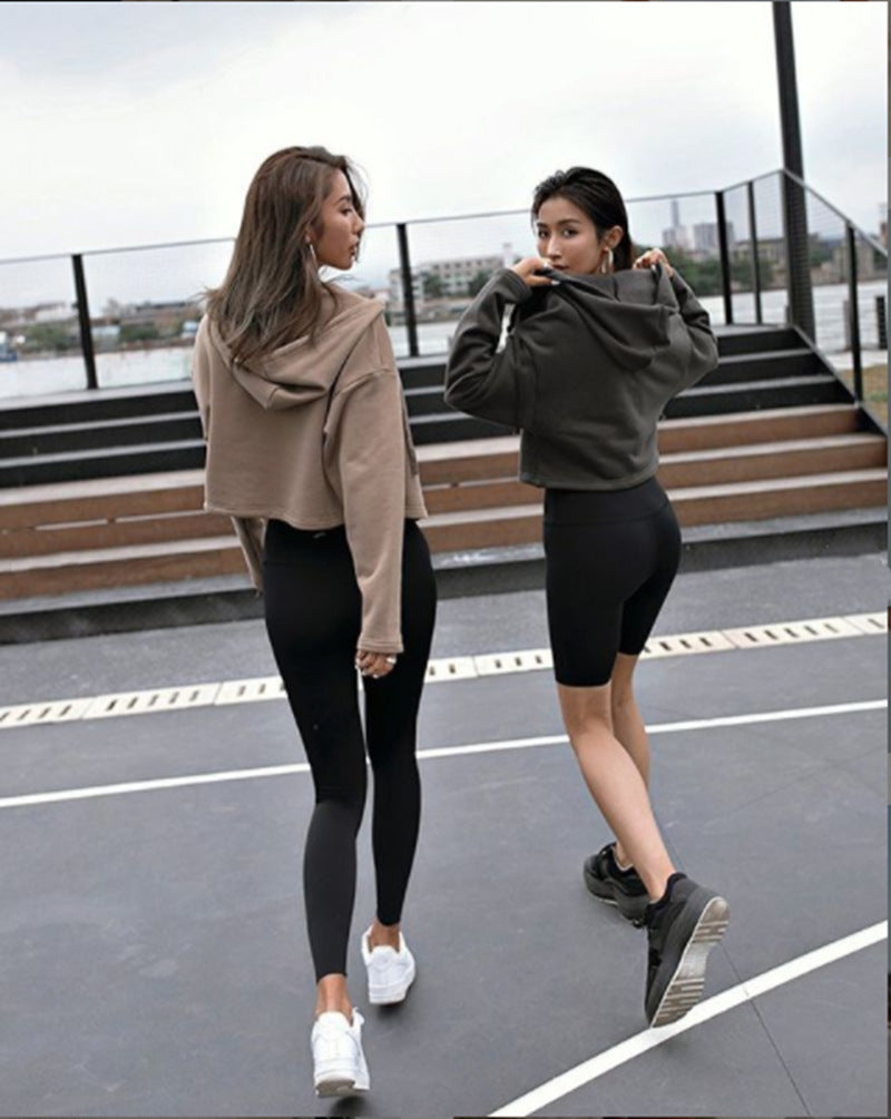 Dams cropped hoodie med sportig skärning Mirla-Eva Jonsson