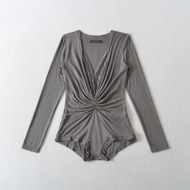 Dams elegant bodysuit med djup V-ringning och snygg drapering Mirla-Eva Jonsson