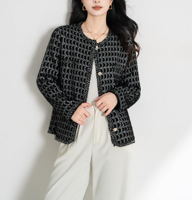 Dams elegant cardigan med texturerat mönster och knappdetaljer Mirla-Eva Jonsson