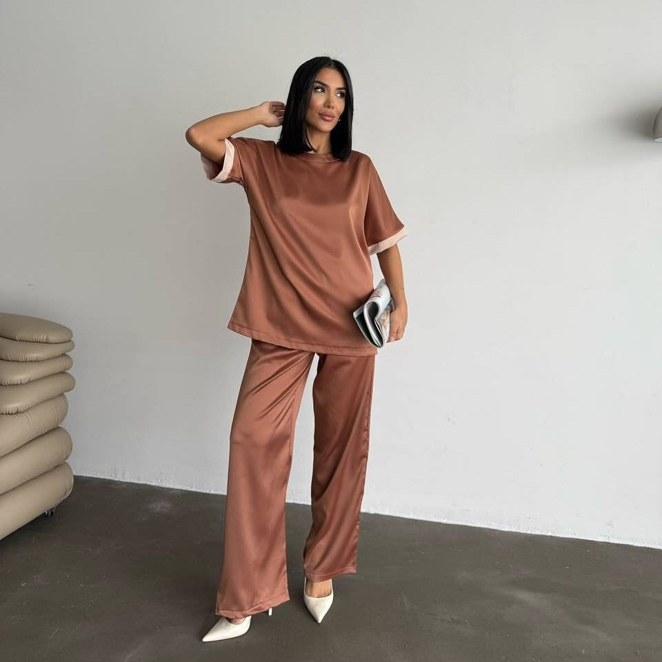 Dams elegant och bekväm pyjamas-set av sidenliknande material Mirla-Eva Jonsson