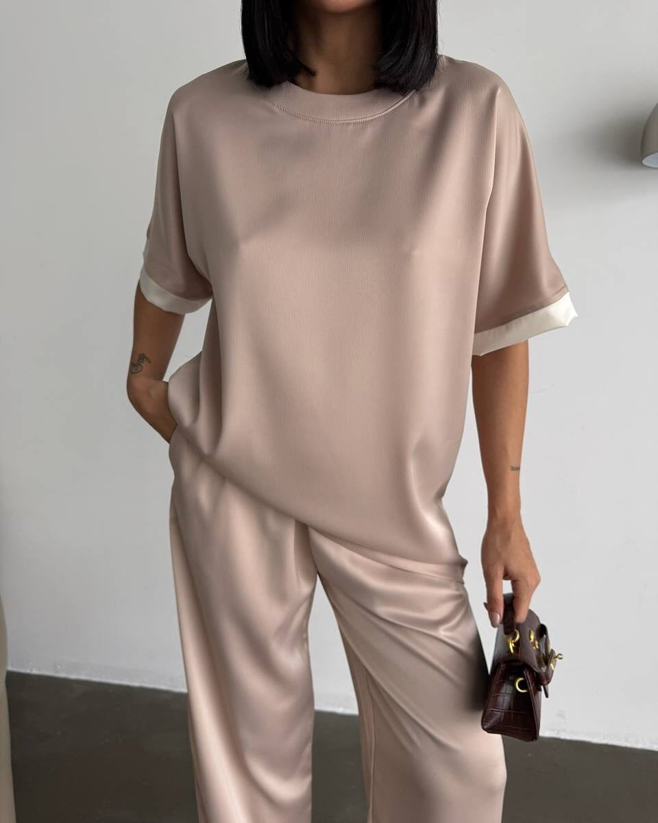 Dams elegant och bekväm pyjamas-set av sidenliknande material Mirla-Eva Jonsson