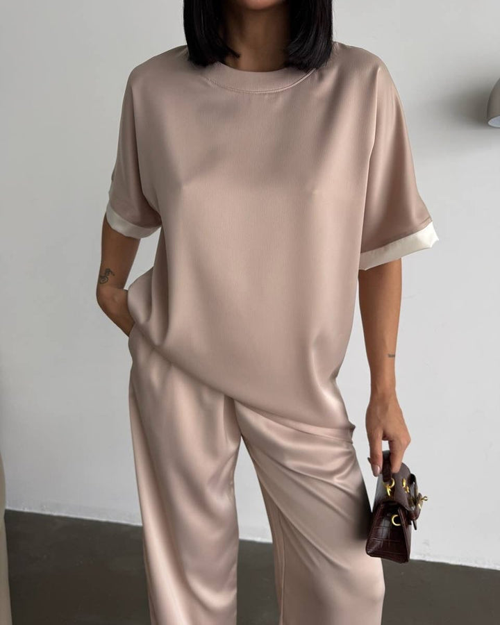 Dams elegant och bekväm pyjamas-set av sidenliknande material Mirla-Eva Jonsson