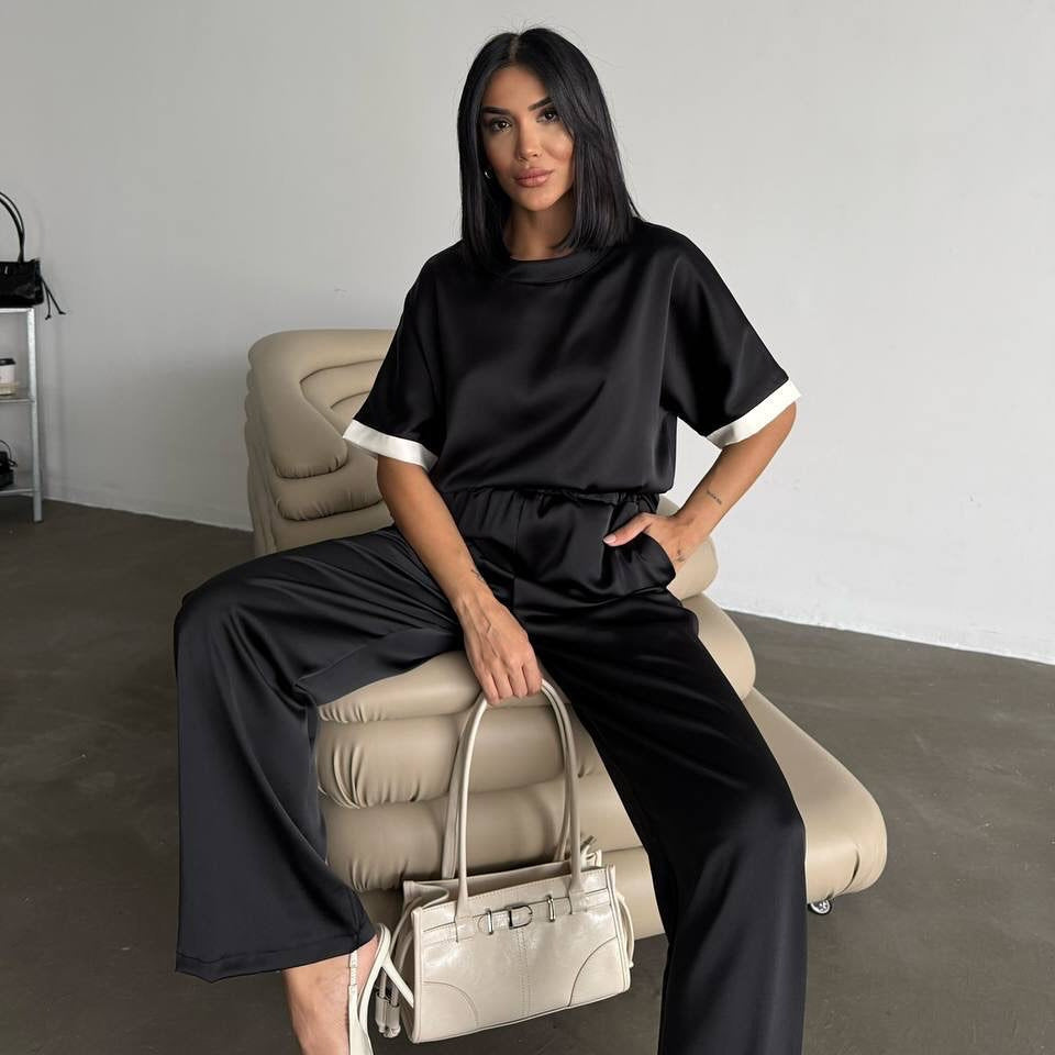 Dams elegant och bekväm pyjamas-set av sidenliknande material Mirla-Eva Jonsson