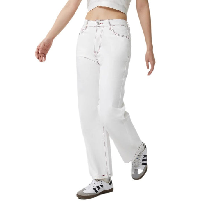 Dams eleganta jeans med fruktig broderi Mirla-Eva Jonsson