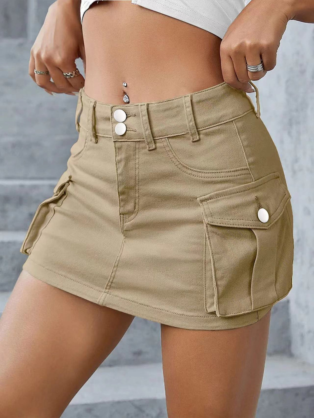 Dams fashionable denim cargo skirt with practical pockets Mirla-Eva Jonsson