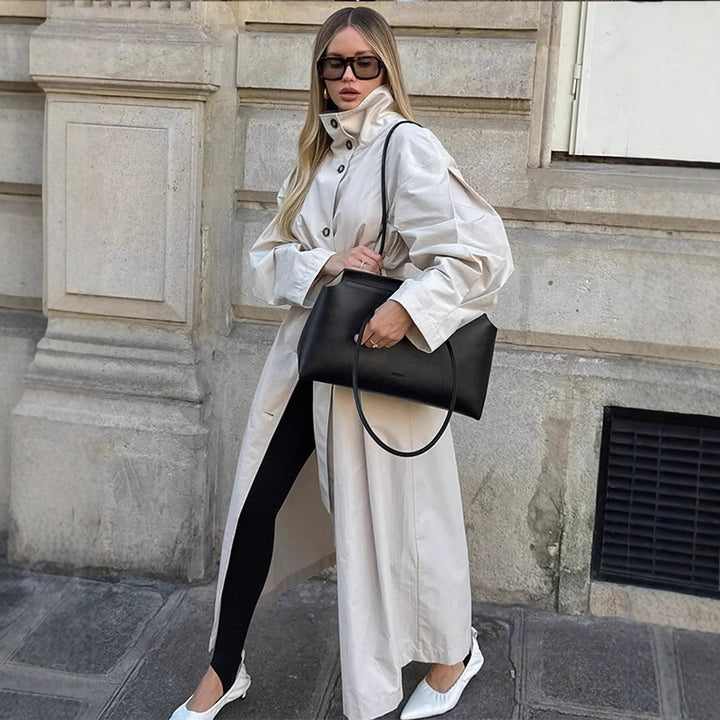 Dams fashionable trench coat with tailored fit and practical details Eva Jonsson-Eva Jonsson