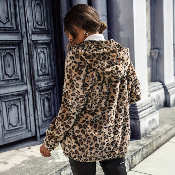 Dams fleecejacka med leopardmönster och praktisk dragkedja Mirla-Eva Jonsson