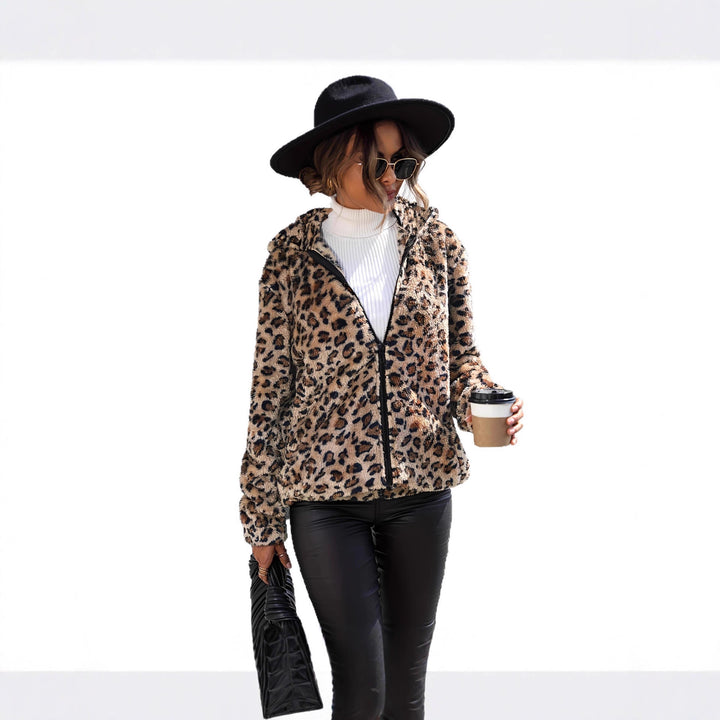 Dams fleecejacka med leopardmönster och praktisk dragkedja Mirla-Eva Jonsson