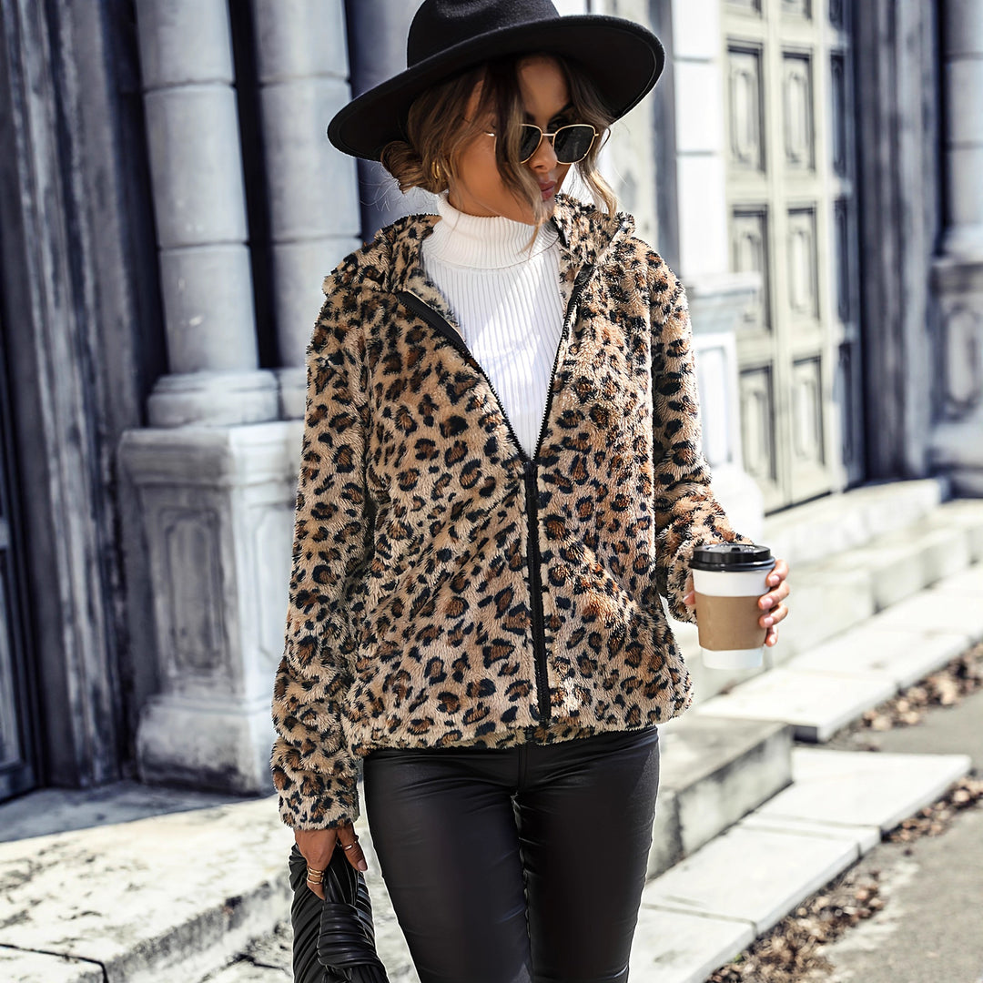 Dams fleecejacka med leopardmönster och praktisk dragkedja Mirla-Eva Jonsson